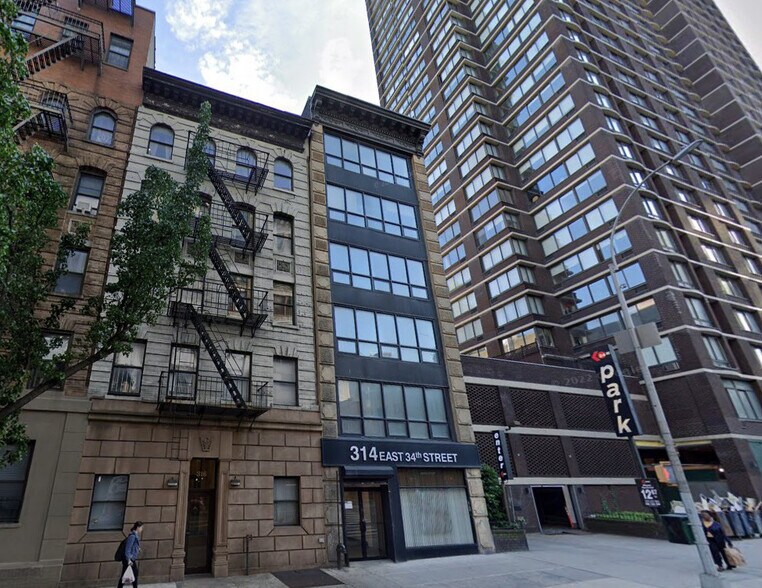 Primary Photo Of 314 E 34th St, New York Medical For Lease