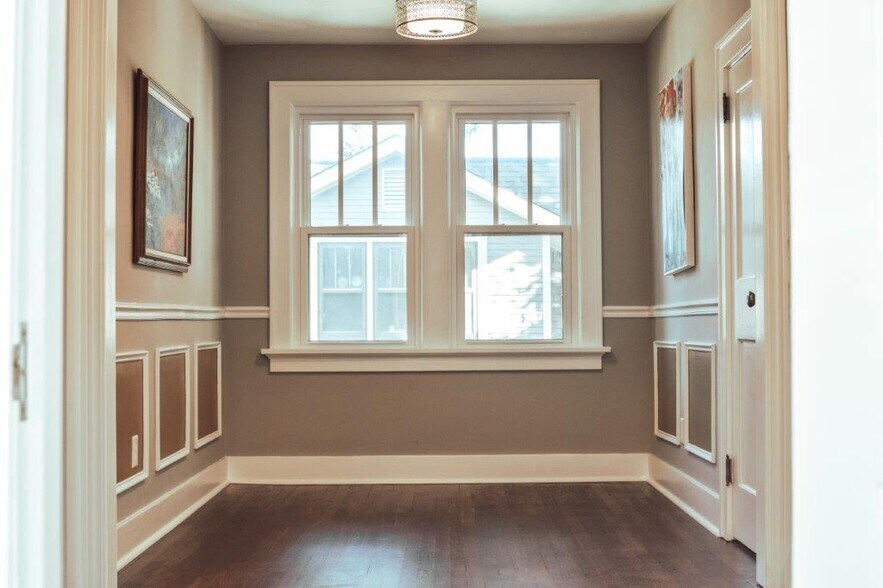 More Photos Of 1049 First Capitol Dr, Saint Charles Freestanding For Lease