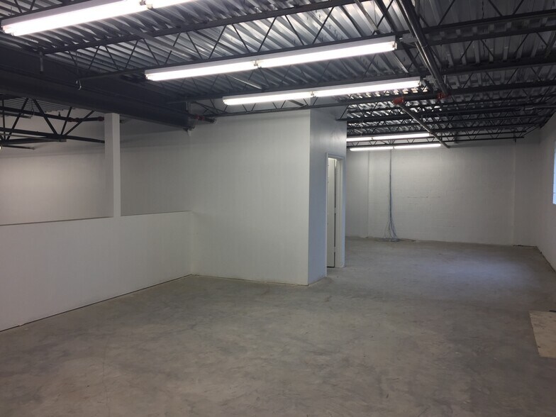 More Photos Of 801-893 Kings Hwy, Fort Pierce Light Manufacturing For Lease