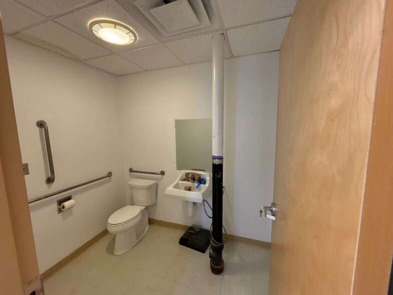 More Photos Of 1144 E Main St, Torrington Medical For Lease