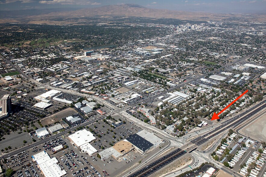 More Photos Of 890 Gentry Way, Reno Auto Repair For Sale