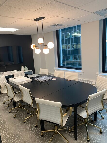 More Photos Of 105 W Madison St, Chicago Office Residential For Sale