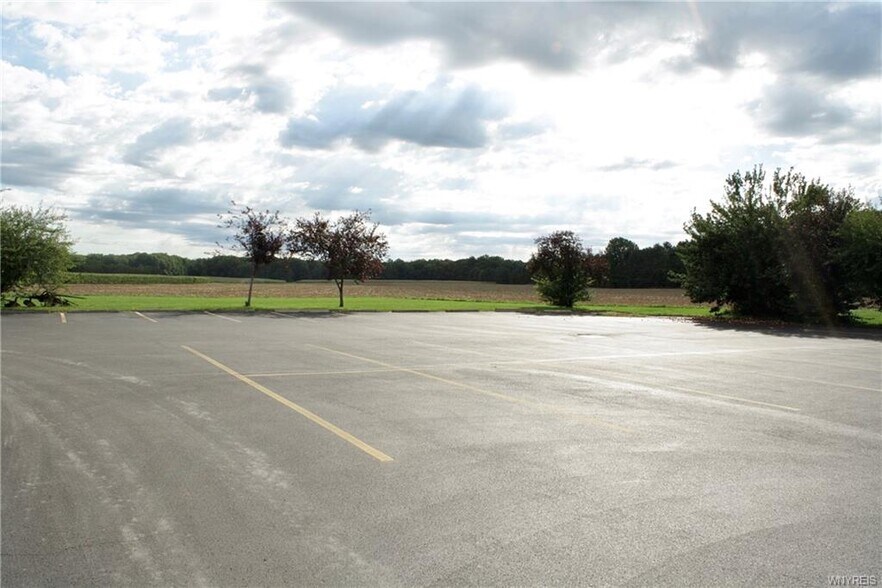 More Photos Of 3333 Lockport Olcott Rd, Newfane Restaurant For Sale