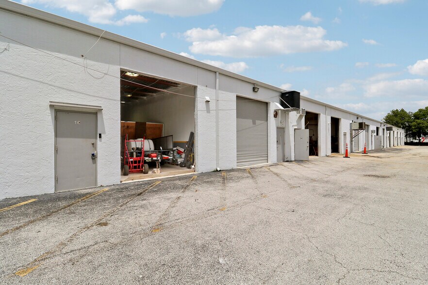 More Photos Of 3300 S Congress Ave, Boynton Beach Showroom For Sale
