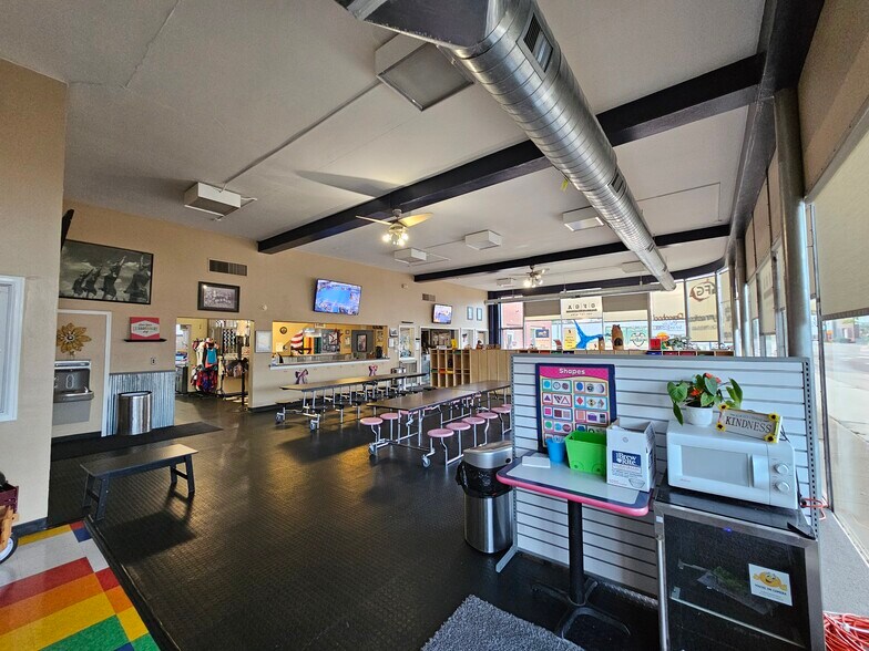 More Photos Of 815 N 1st Ave, Great Falls Auto Dealership For Lease