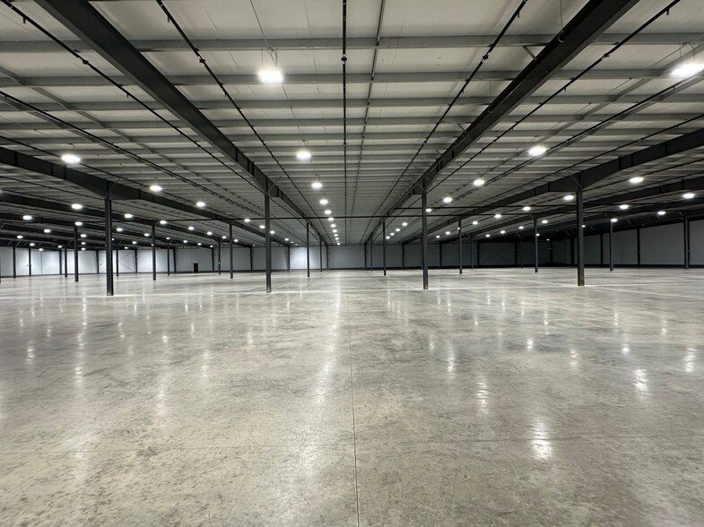 More Photos Of 990 Haines Blvd, Sturgis Distribution For Lease