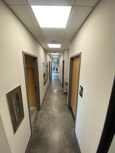 More Photos Of 2210 Spedale Ct, Spring Hill Loft Creative Space For Lease