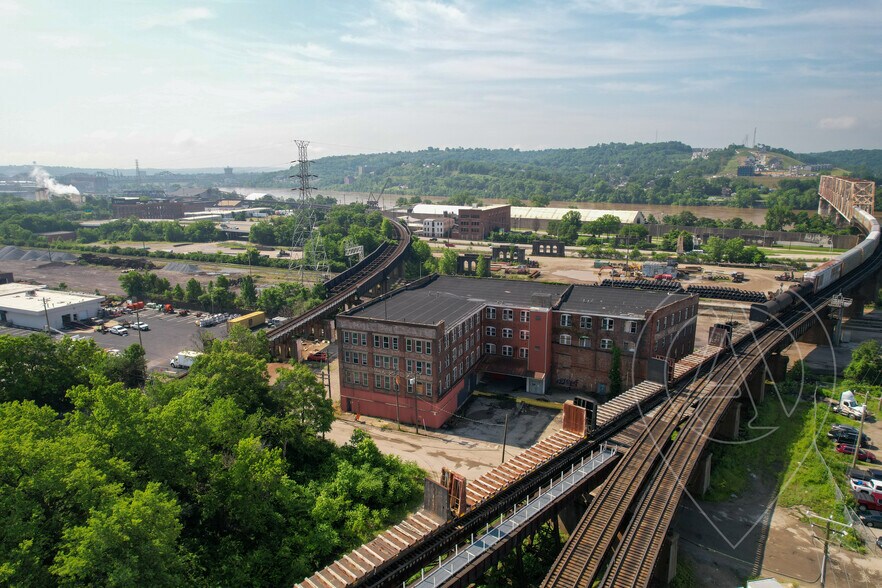 More Photos Of 1275 Budd St, Cincinnati Warehouse For Sale