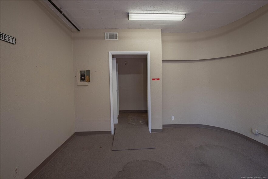 More Photos Of 201 W Main St, Ardmore Theater Concert Hall For Sale