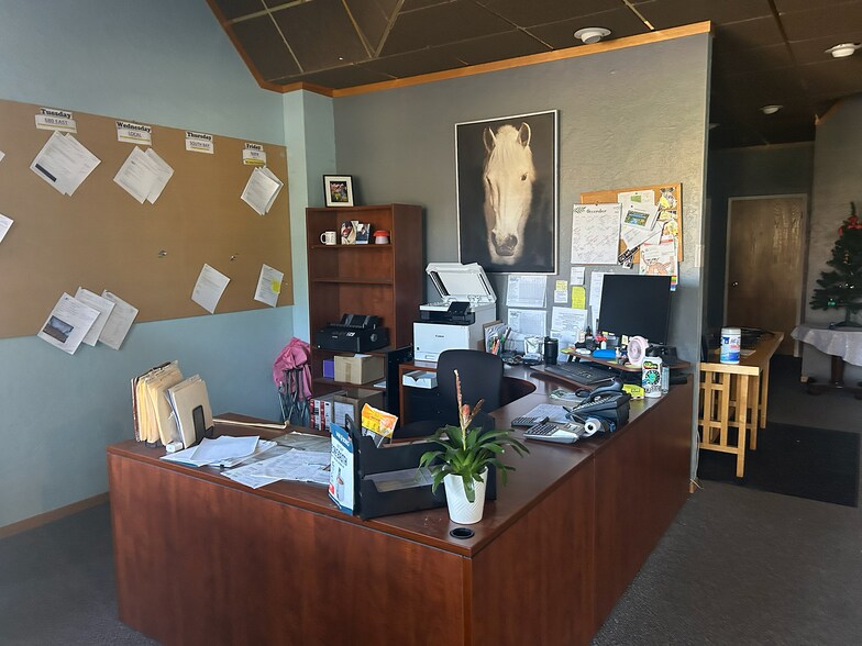 More Photos Of 1334-1338 Ross St, Petaluma Warehouse For Lease