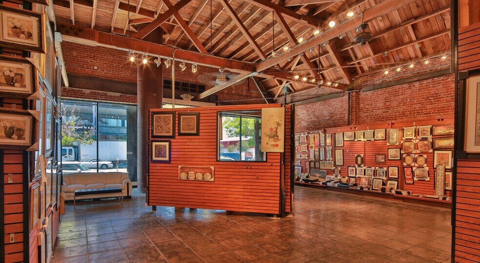 More Photos Of 6433 W Sunset Blvd, Hollywood Freestanding For Lease