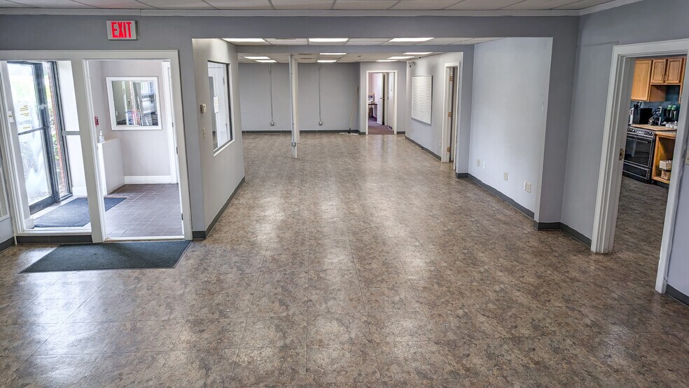 More Photos Of 242 Branford Rd, North Branford Light Manufacturing For Lease