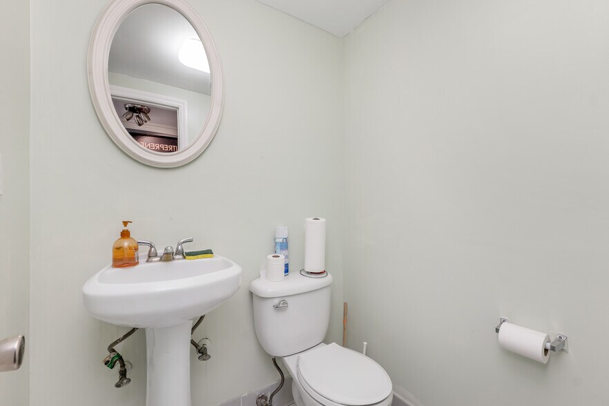 More Photos Of 13663 Prairie Ave, Hawthorne Office For Sale