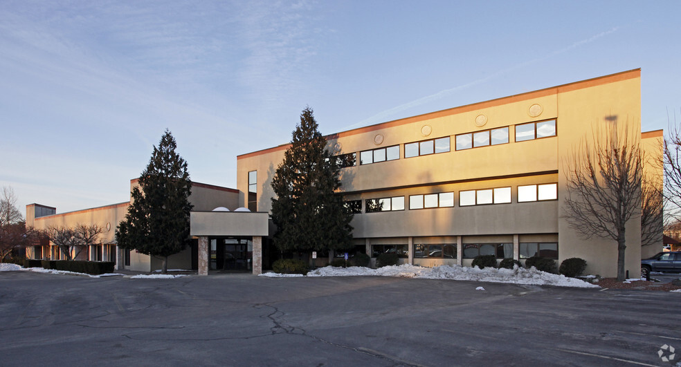 Primary Photo Of 725 Reservoir Ave, Cranston Medical For Lease