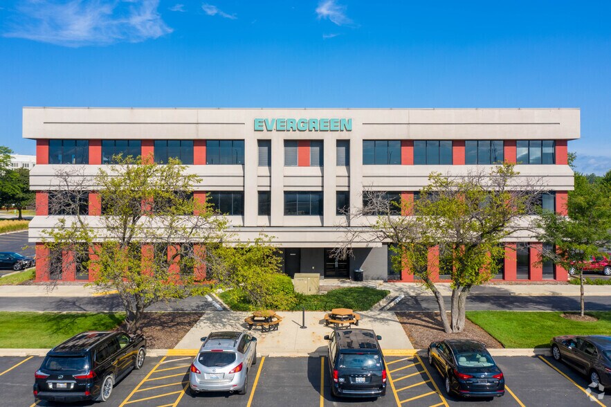 More Photos Of 823 Commerce Dr, Oak Brook Office For Lease