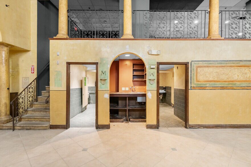 More Photos Of 66-68 W Flagler St, Miami Loft Creative Space For Sale