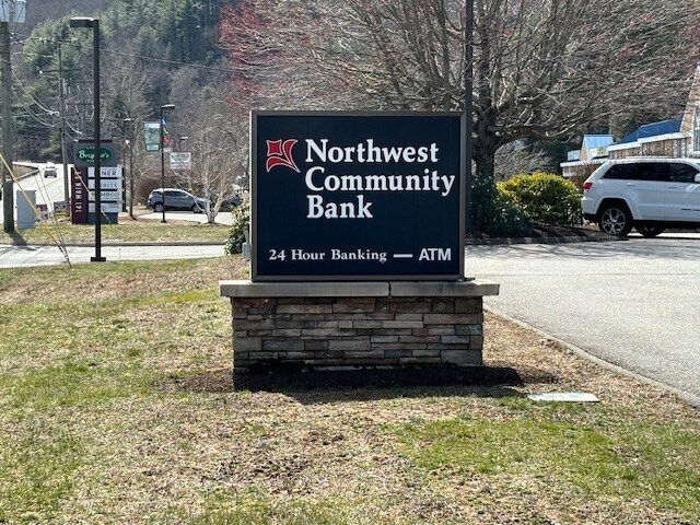 More Photos Of 141 Main St, New Hartford Storefront For Sale