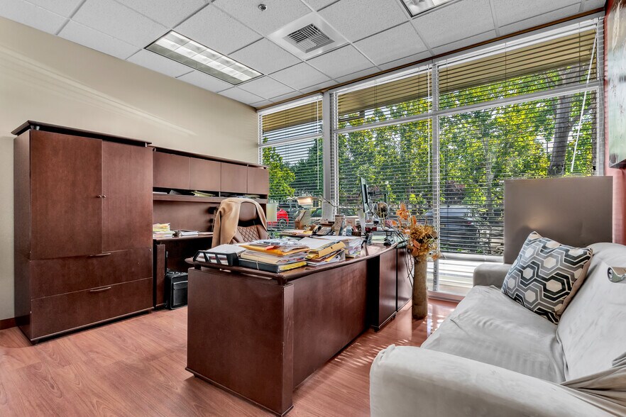 More Photos Of 1930 Del Paso Rd, Sacramento Medical For Sale