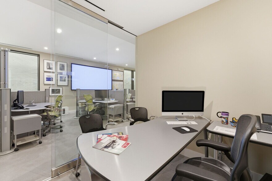 More Photos Of 45 Valencia Ave, Coral Gables Storefront Retail Office For Sale