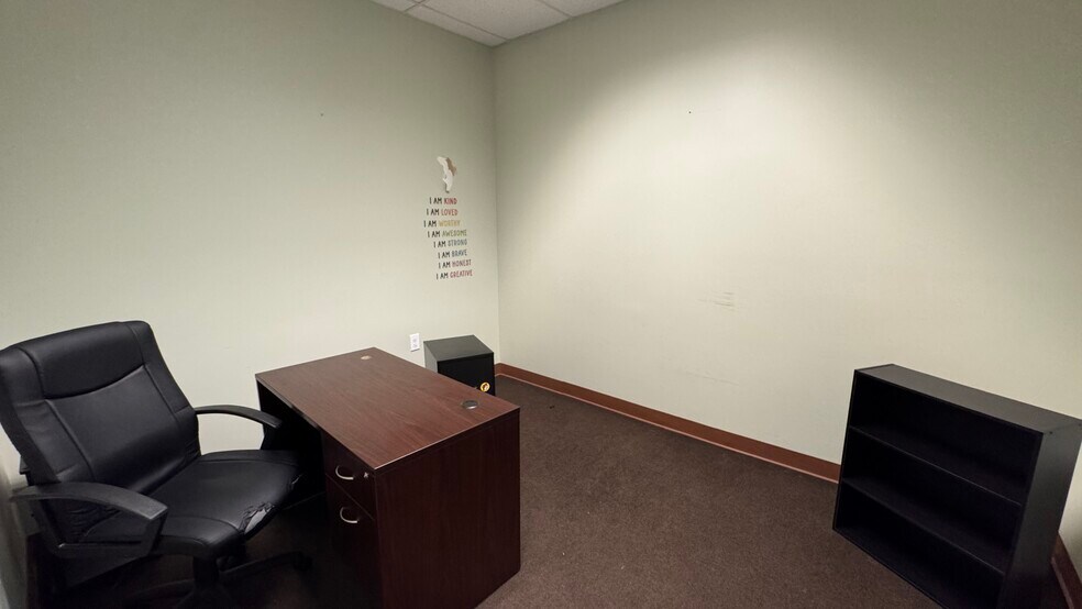 More Photos Of 4379 Easton Ave, Bethlehem Office For Sale