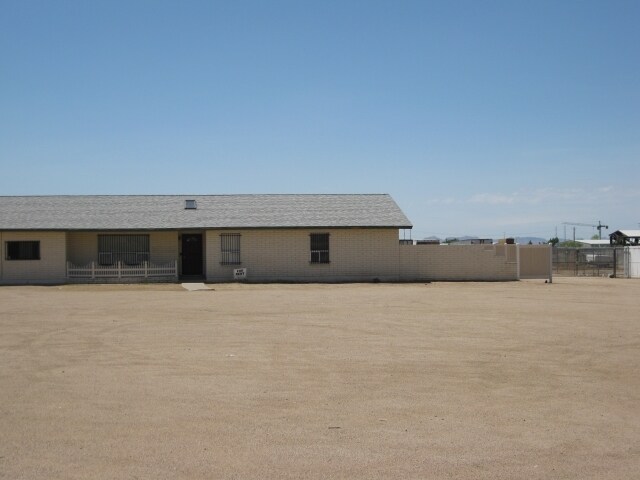 More Photos Of 2307 W Houston Ave, Apache Junction Warehouse For Lease