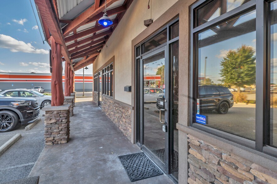 More Photos Of 1281 S Houston Lake Rd, Warner Robins General Retail For Sale