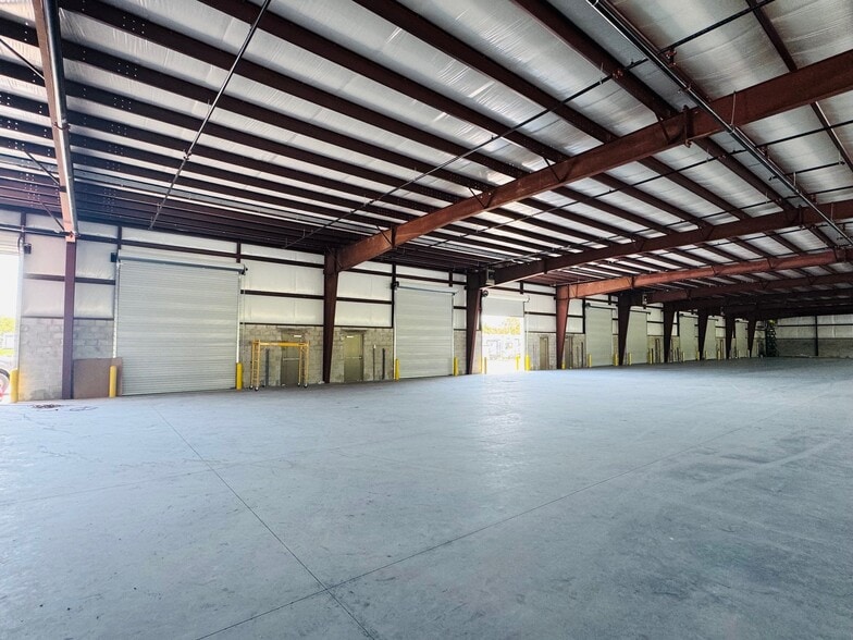 More Photos Of 3625 Agricultural Center Dr, Saint Augustine Warehouse For Lease