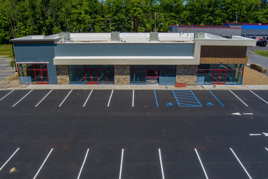 More Photos Of 2627 South Rd, Poughkeepsie Unknown For Lease