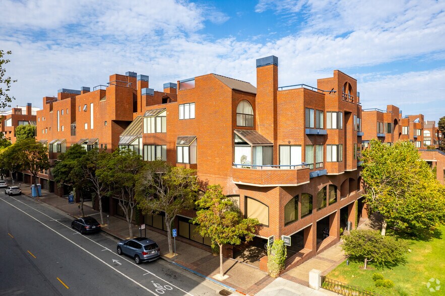 More Photos Of 560 Davis St, San Francisco Unknown For Lease