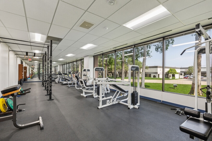 More Photos Of 2121 Midway Rd, Carrollton Office For Lease