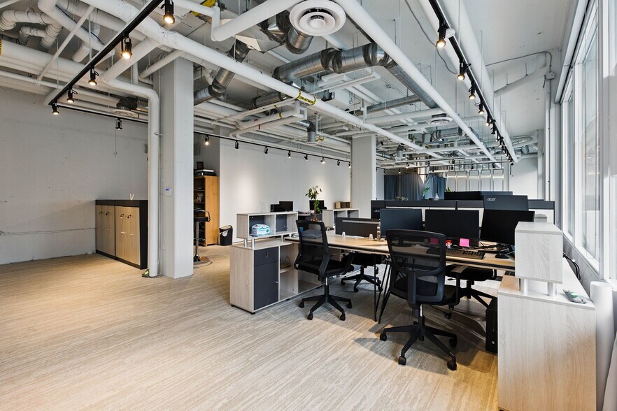 More Photos Of 6900 Pearson Way, Richmond Apartments For Lease