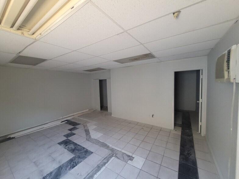 More Photos Of 19 E Vine St, Mesa Service For Lease