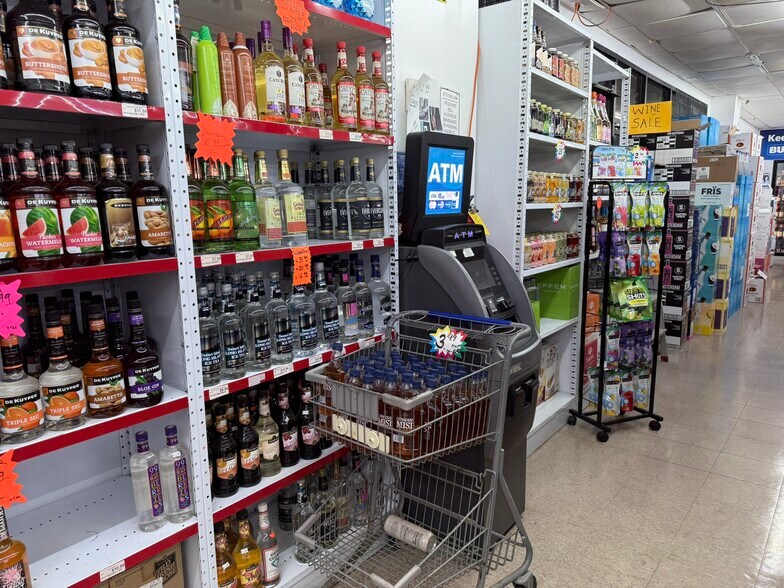 More Photos Of 4151 Mercer University Dr, Macon-Bibb General Retail For Sale