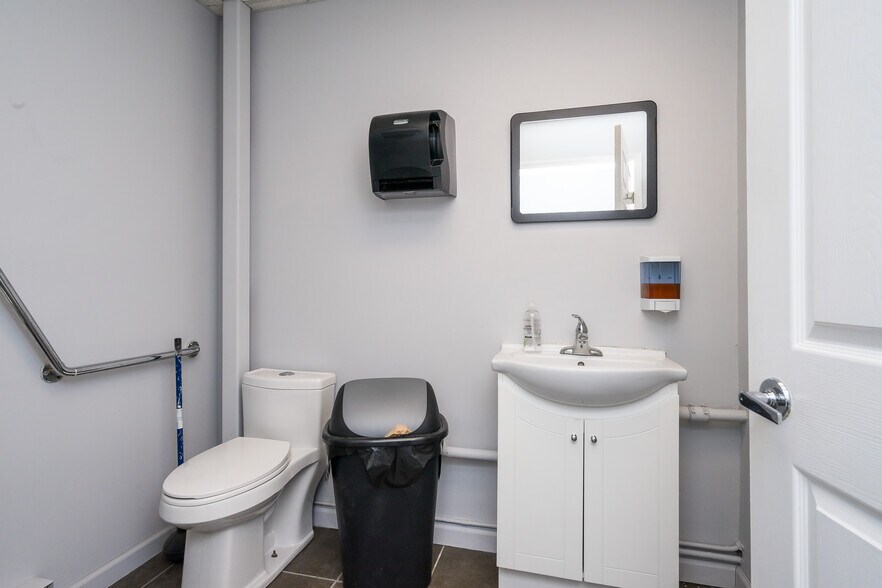 More Photos Of 13761 116 Ave, Surrey Flex For Lease