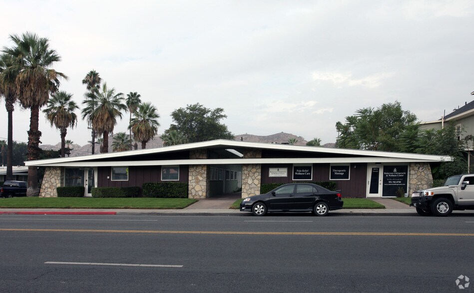 More Photos Of 3971-4093 Brockton Ave, Riverside Unknown For Lease