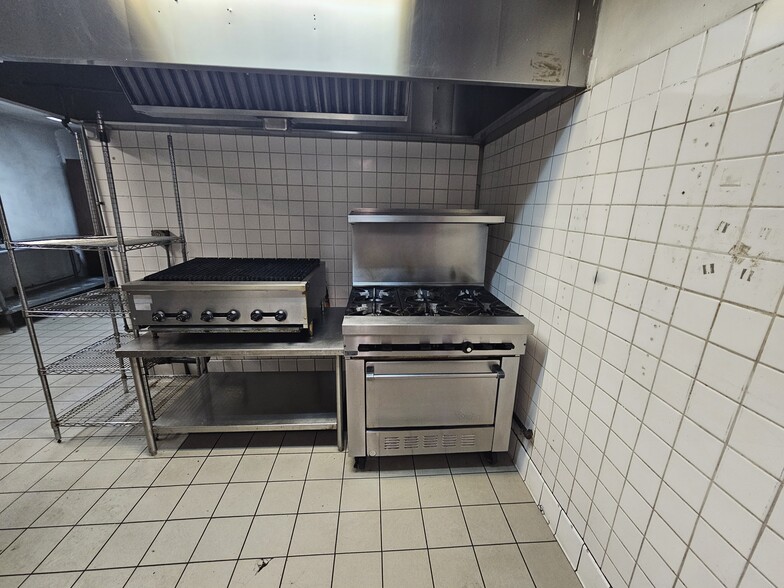 More Photos Of 11026 Magnolia Blvd, North Hollywood Restaurant For Sale