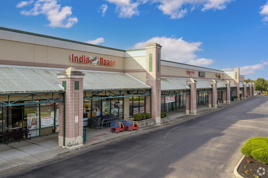 More Photos Of 4842-4978 Union Centre Pavilion Dr, West Chester Storefront For Lease