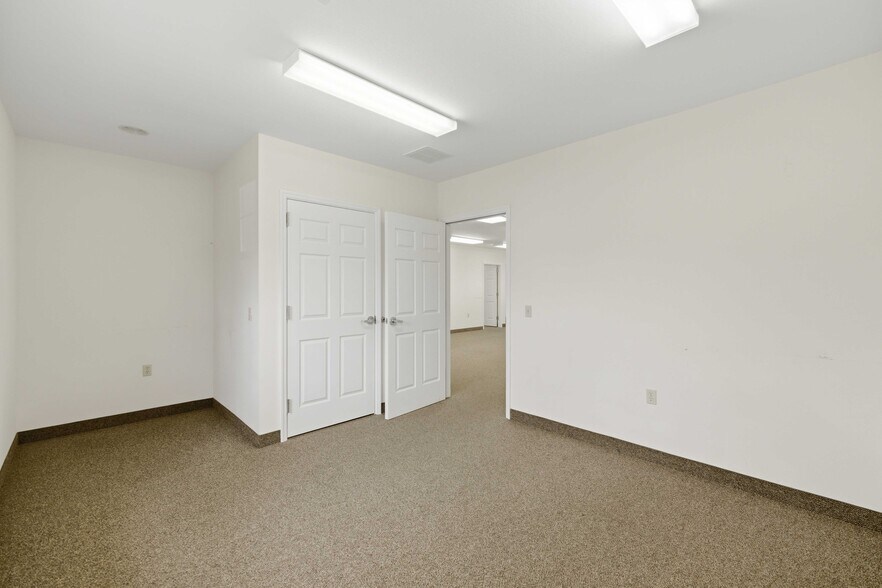 More Photos Of 4378 NE 35th St, Ocala Warehouse For Lease