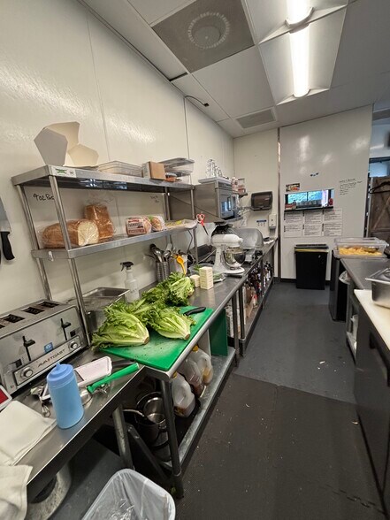 More Photos Of 1201 N Commerce Ct, Columbia Fast Food For Sale