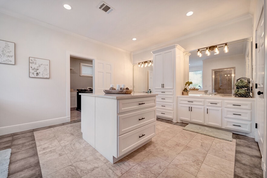 More Photos Of 5607 Sapp Rd, Conroe Lodge Meeting Hall For Sale