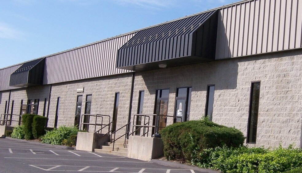 More Photos Of 630 Silver St, Agawam Light Manufacturing For Lease