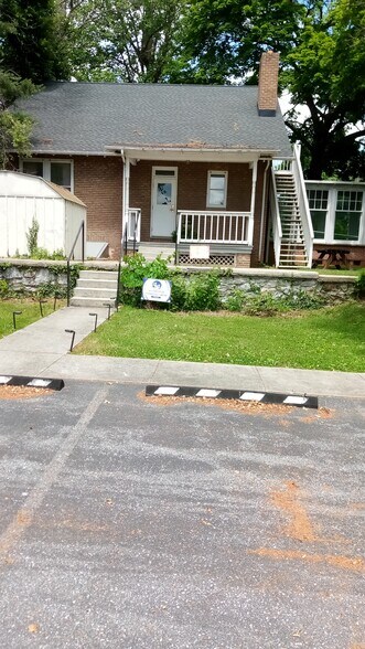 Primary Photo Of 3009 Gettysburg Rd, Camp Hill Office Residential For Lease