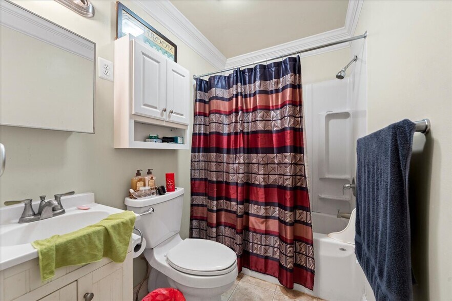 More Photos Of 1911 Dixon St, Fredericksburg Freestanding For Sale