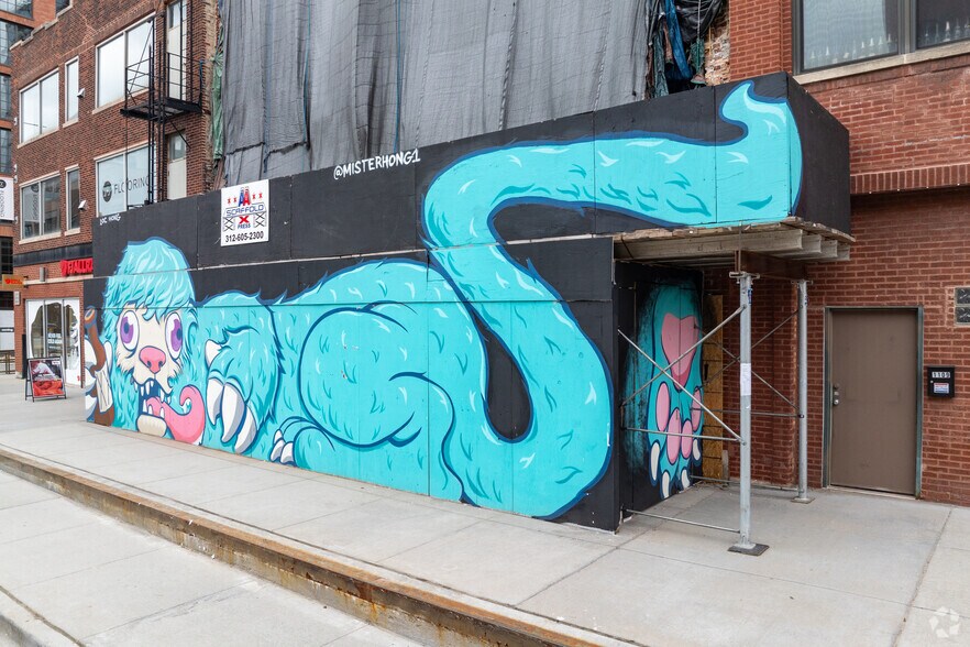 More Photos Of 1105-1107 W Fulton St, Chicago General Retail For Lease