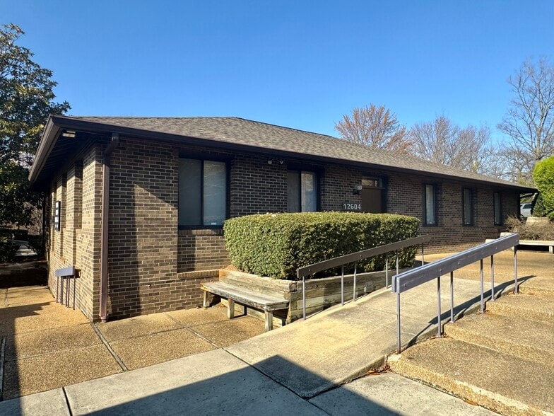 Primary Photo Of 12604-12606 Lake Ridge Dr, Woodbridge Medical For Sale