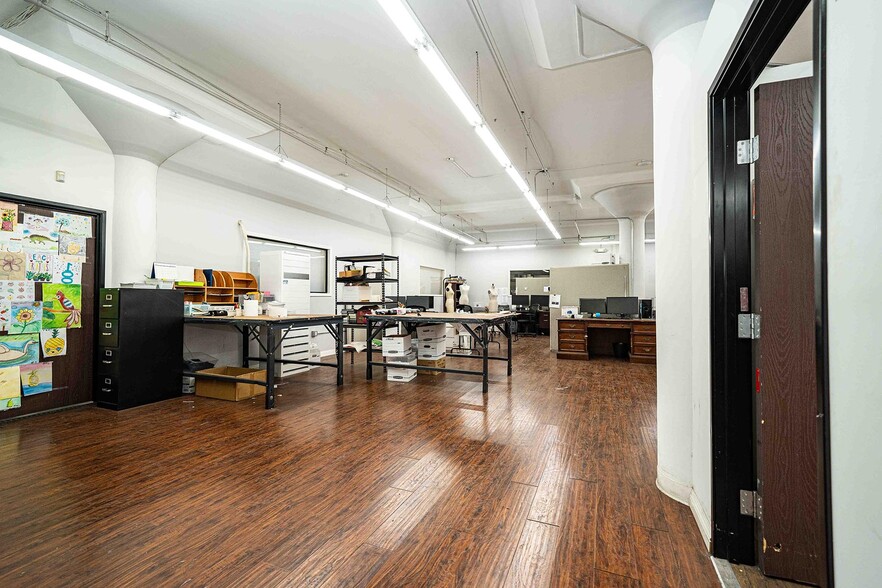 More Photos Of 4383 Fruitland Ave, Vernon Manufacturing For Sale
