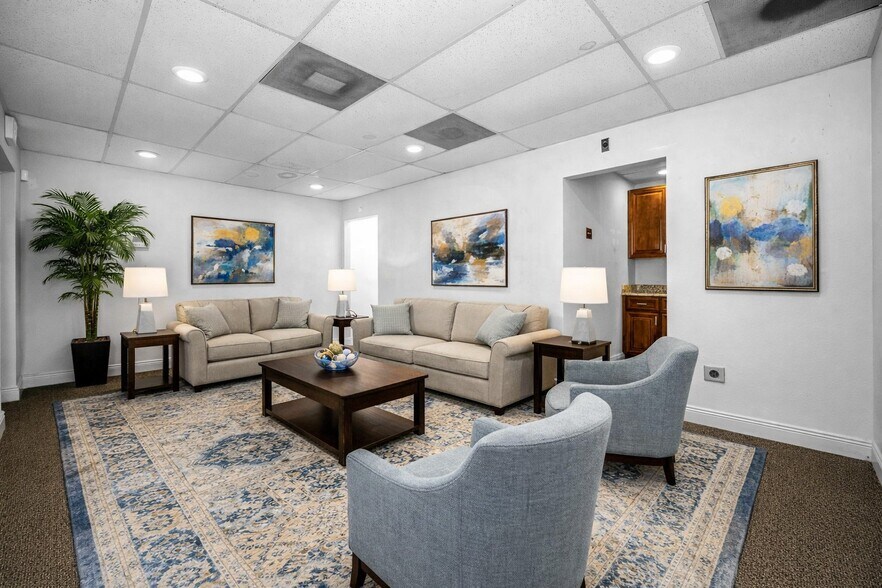 More Photos Of 4021 Central Ave, Saint Petersburg Medical For Lease