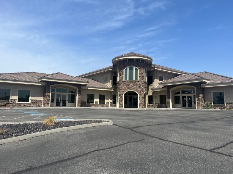 More Photos Of 1355 Columbia Park Trl, Richland Office For Lease