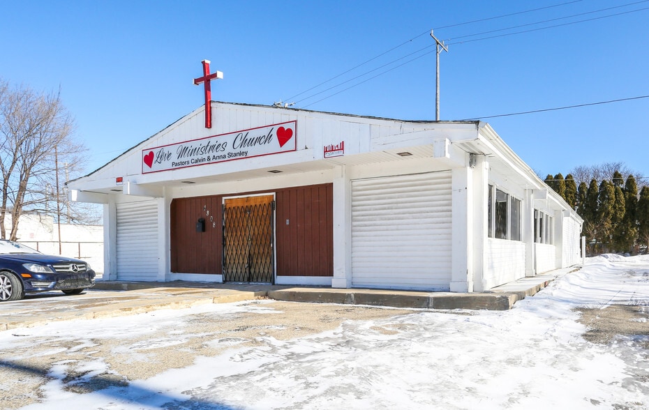 Primary Photo Of 4800-4808 W Fond Du Lac Ave, Milwaukee General Retail For Lease