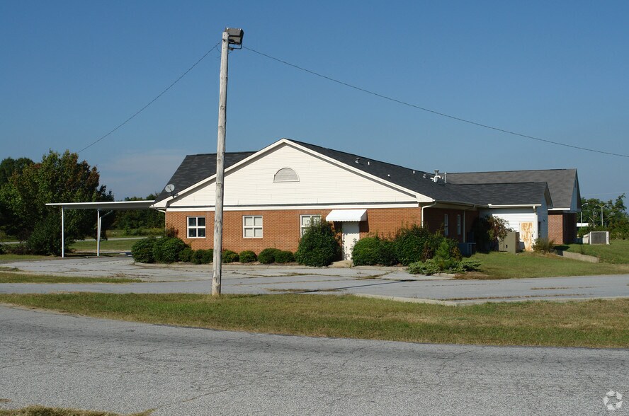 More Photos Of 103 AB Jacks Rd, Clinton Medical For Sale